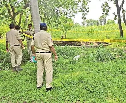 బావిలో దూకి తల్లి, ఇద్దరు పిల్లల ఆత్మహత్య - Udayam