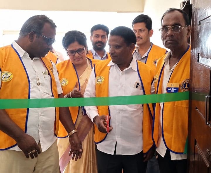 వెంపటిలో ఉచిత కంటి వైద్య శిబిరం ప్రారంభం - Udayam