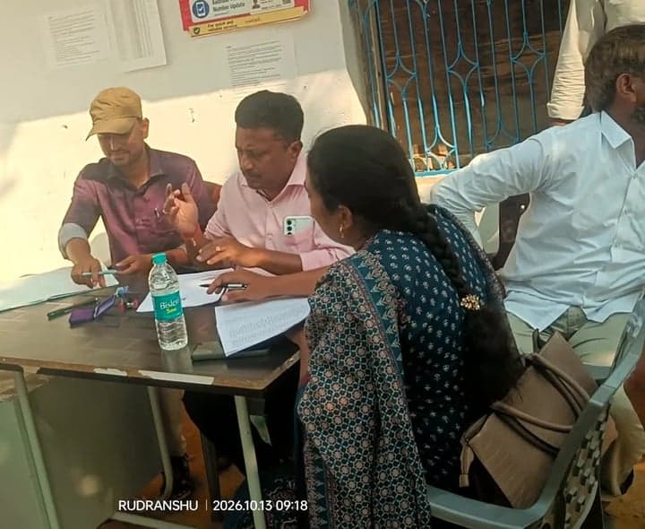 బుద్ధారంలో వేరుశనగ విత్తనాల పంపిణీ - Udayam