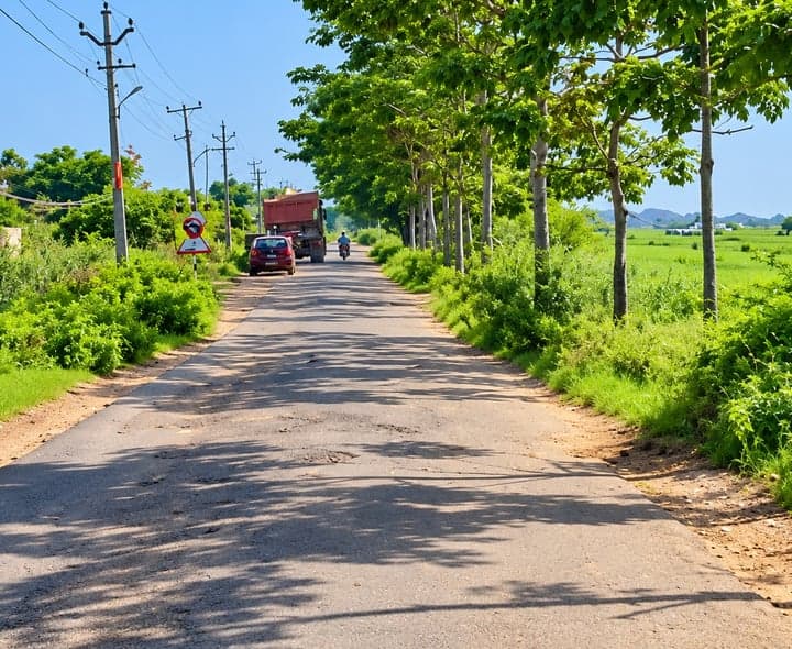 కల్లూరు–చండ్రుపట్ల రోడ్డుకు మరమ్మతులు ఎప్పుడో? - Udayam