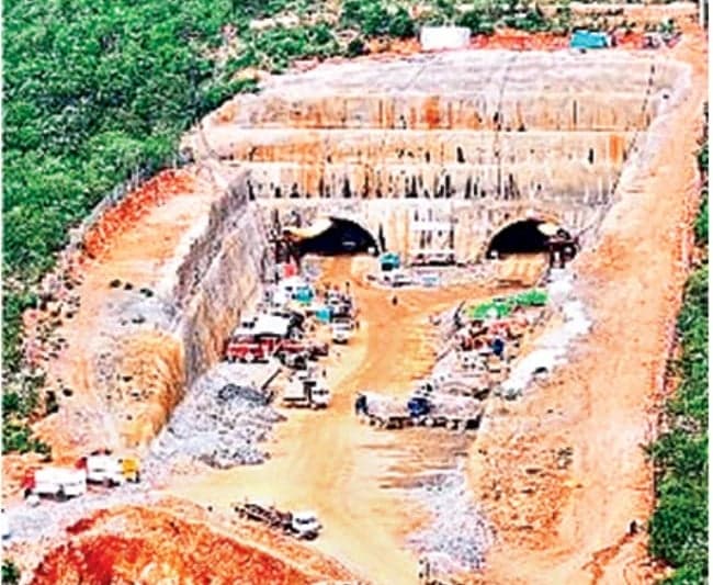 నల్లమలలో భారీ సొరంగం పూర్తి - Udayam