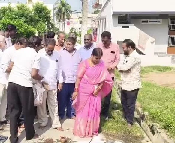 విద్యానగర్లో రోడ్డు పనులకు శంకుస్థాపన - Udayam