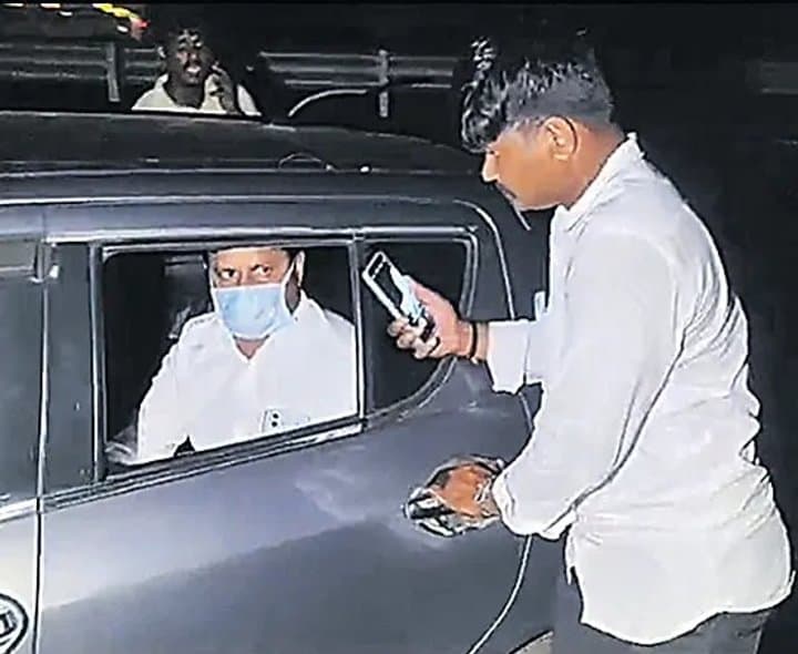 ఎట్టకేలకు చింతాడ రవికుమార్ అరెస్ట్ - Udayam Digital