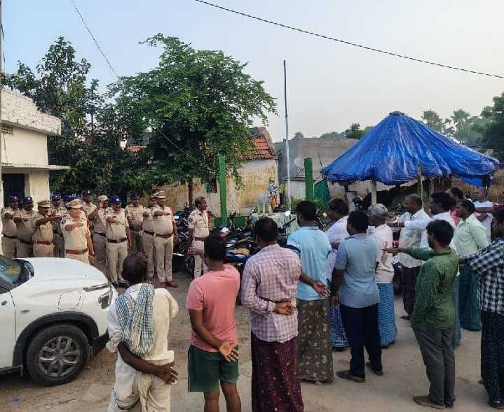 చుండూరులో 22 వాహనాలు సీజ్ - Udayam