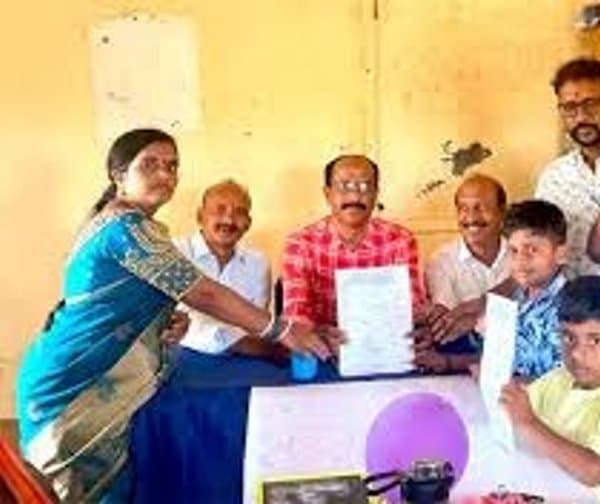 ప్రభుత్వ పాఠశాలకు సర్పంచ్ దంపతుల బాట - Udayam Digital