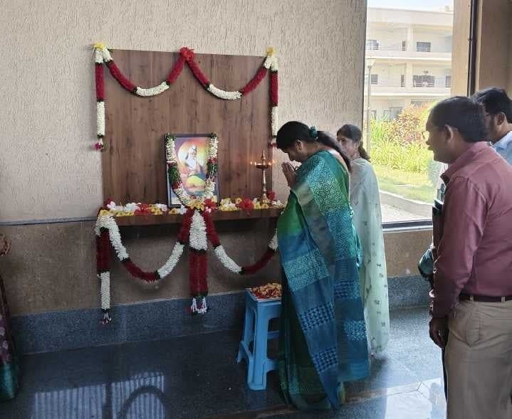 వాల్మీకి మహర్షి మహనీయుడు: అదనపు కలెక్టర్ - Udayam