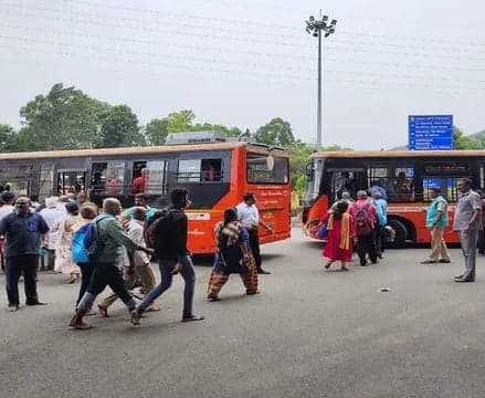 తిరుమలలో స్మార్ట్ బస్టాప్లు ఏర్పాటు - Udayam