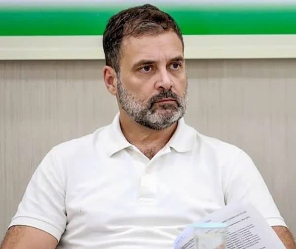 రాహుల్ విదేశీ పర్యటనలపై బీజేపీ విమర్శలు: నిధులపై ప్రశ్నలు - Udayam Digital