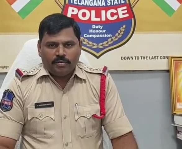 పండుగల వేళ ప్రజలు అప్రమత్తంగా ఉండాలి: సీఐ - Udayam
