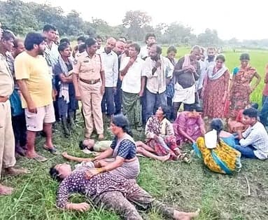 మహిళ తన ఇద్దరు పిల్లలతో బావిలో దూకి ఆత్మహత్య - Udayam