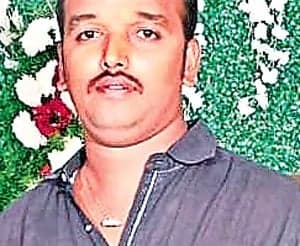 వివాహితను నరికి యువకుడు - Udayam