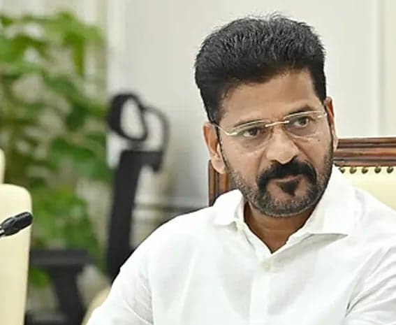 సీఎం రేవంత్, నటిపై పోస్టులపై కేసు నమోదు - Udayam