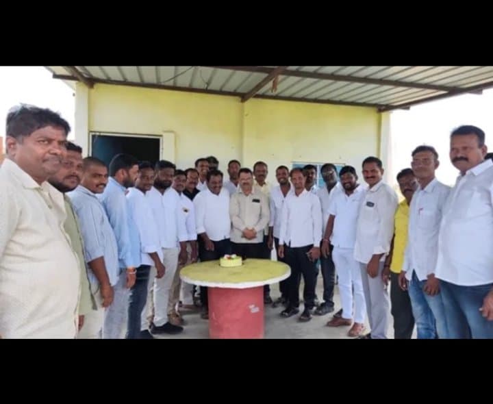 ముధోల్లో మాజీ ఎమ్మెల్యే విఠల్ రెడ్డి జన్మదిన వేడుకలు - Udayam Digital