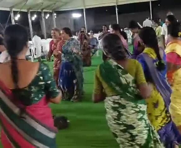 వనపర్తి మహాయాగంలో భక్తుల సందడి