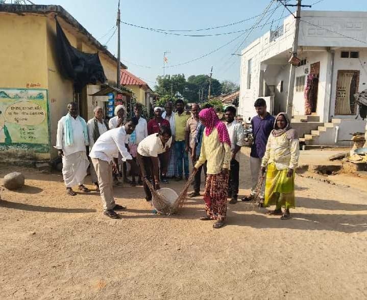అరేపల్లిలో స్వచ్ఛతకు సర్పంచ్ శ్రీకారం - Udayam