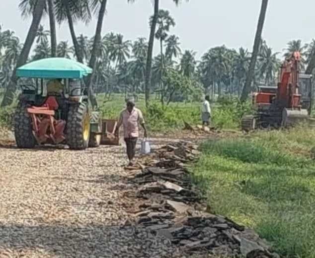 చెరుకుమిల్లిలో నూతన బీటీ రోడ్డు పనులు ప్రారంభం - Udayam