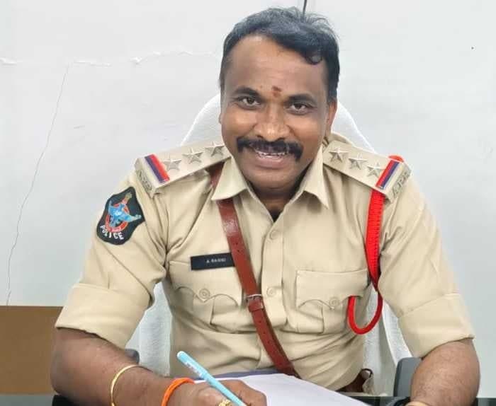 నరసాపురంలో ఐదుగురు బైండోవర్ - Udayam