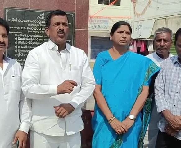 నర్సాపూర్లో చిలుముల విఠల్ రెడ్డి వర్ధంతి - Udayam