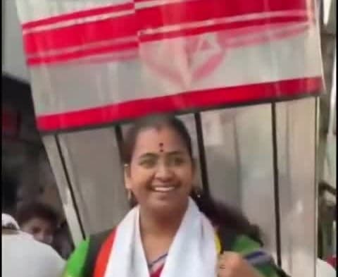 విశాఖలో గ్లాసు మోస్తూ జనసేన అభ్యర్థి ప్రచారం - Udayam