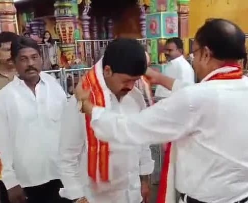 మోపిదేవి ఆలయంలో మంత్రి రవీంద్ర పూజలు - Udayam