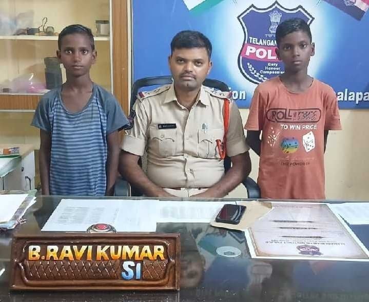 తప్పిపోయిన ఇద్దరు బాలురి గుర్తింపు - Udayam