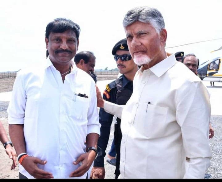 చంద్రబాబుకు ఎమ్మెల్యే ఘన స్వాగతం - Udayam