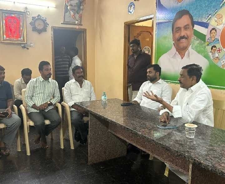 వైసీపీ నేతలకు గోవింద రెడ్డి సూచనలు - Udayam
