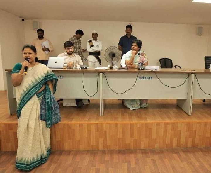 విద్యార్థులకు ప్రత్యేక వ్యాక్సినేషన్ డ్రైవ్