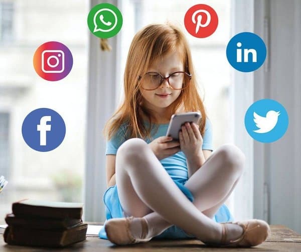 పిల్లల సోషల్ మీడియాపై నిషేధం - Udayam Digital