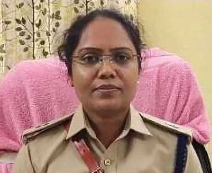 మార్కాపురంలో 11 వైన్ షాపులకు నోటిఫికేషన్ - Udayam