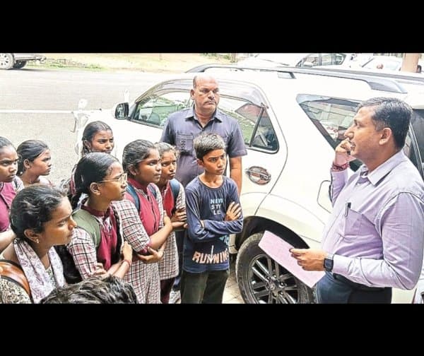 విద్యార్థుల ఆవేదన: స్పందించిన కలెక్టర్! - Udayam Digital
