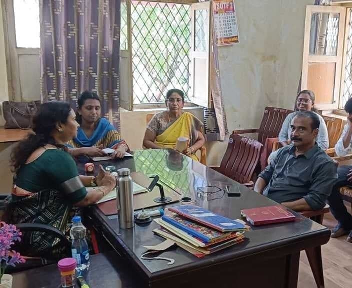 అభివృద్ధి పనులపై జడ్పీసీఈవో సమీక్ష - Udayam