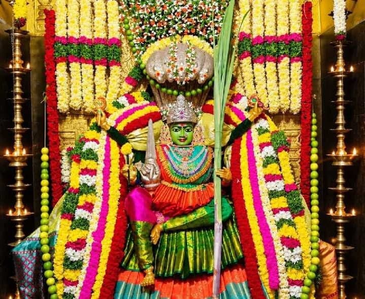 లలిత సుందరి దేవిగా ఎల్లమ్మ తల్లి దర్శనం - Udayam