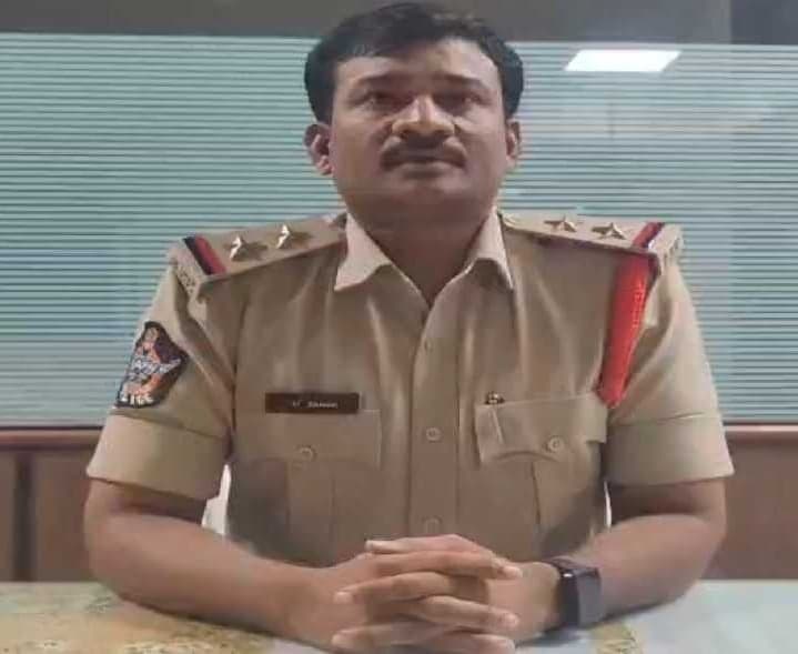 నామినేషన్ పత్రాలు చించివేత.. వ్యక్తిపై కేసు - Udayam