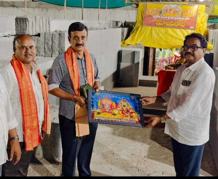 మురమళ్ల ఆలయానికి రూ.1.01 లక్షల విరాళం - Udayam