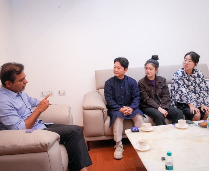 కొరియా ప్రతినిధులతో కేటీఆర్ భేటీ - gallery image 3