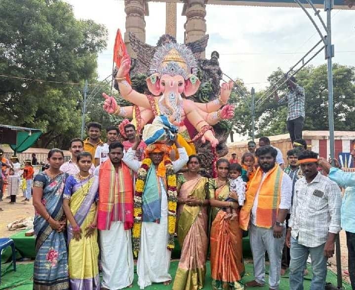 అహోబిలంలో లక్షకు పైగా పలికిన గణేశ్ లడ్డూ - Udayam