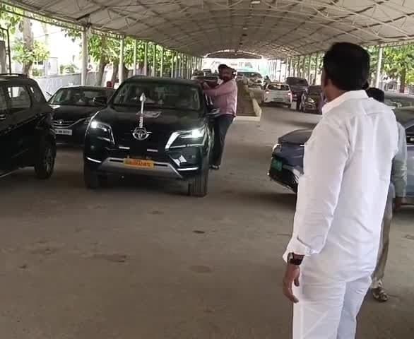 ఢిల్లీ నిరసనకు బాసర నుంచి కాంగ్రెస్ శ్రేణులు - Udayam