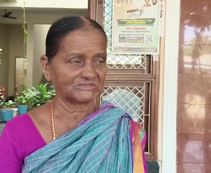 ఇందిరమ్మ ఇంటి బిల్లు కోసం వృద్ధురాలి ఎదురుచూపులు - Udayam