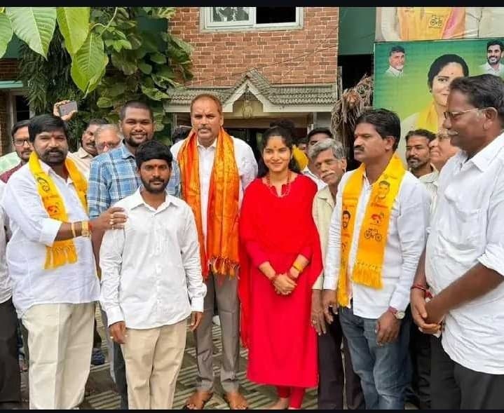 విజయనగరంలో టీడీపీలోకి 100 వైసీపీ కుటుంబాలు - Udayam