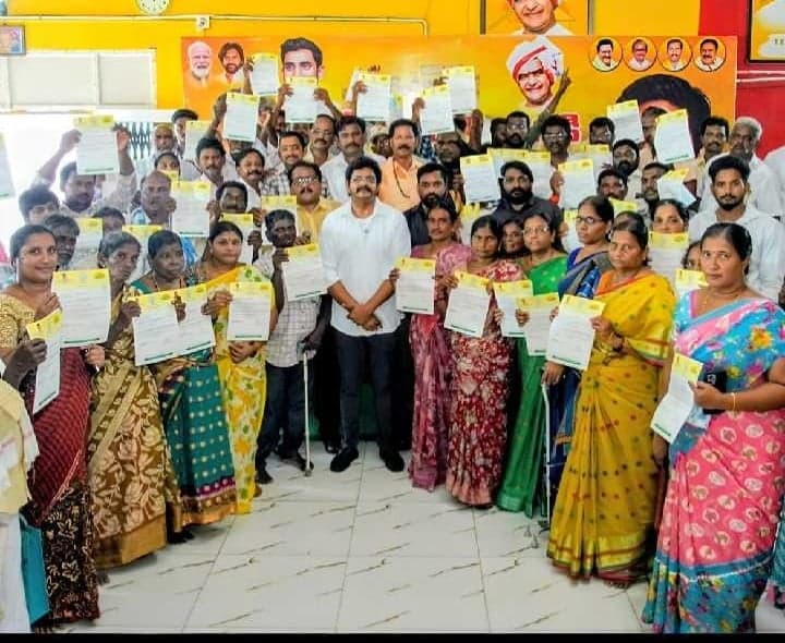 గుడివాడలో పేదలకు ఎమ్మెల్యే వైద్య సాయం - Udayam