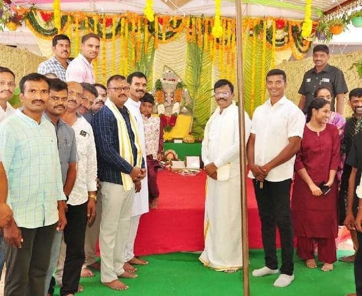 పోలీస్ ప్రధాన కార్యాలయంలో వినాయక పూజలు - Udayam