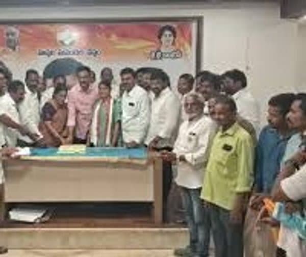 రాహుల్ గాంధీ జన్మదిన వేడుకలు - Udayam Digital
