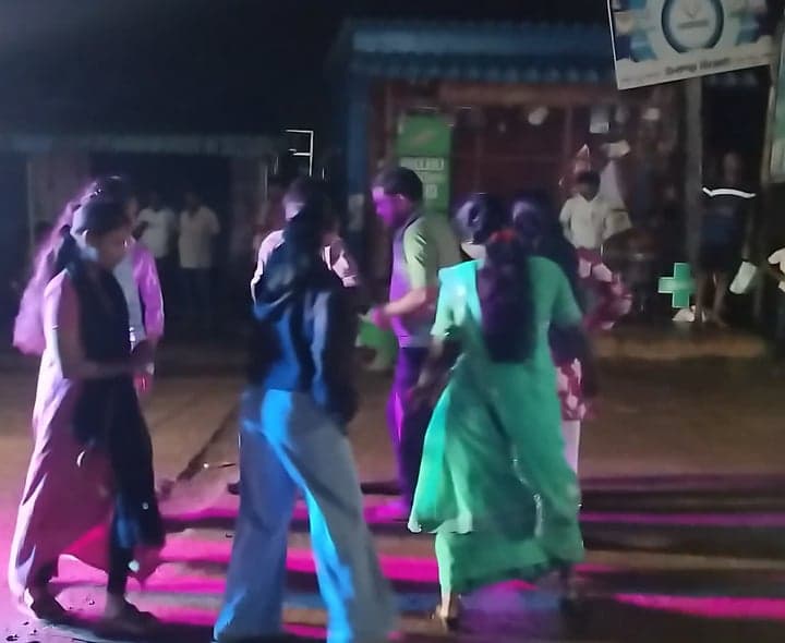జీకేవీధిలో థింసా నృత్యాలతో వినాయక నిమజ్జనం - Udayam