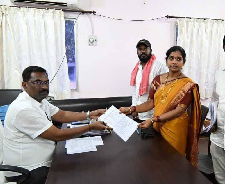 రణస్థలం ఇండిపెండెంట్ ZPTC అభ్యర్థిగా లలితకుమారి - Udayam
