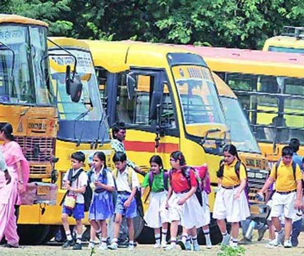 స్కూల్ బస్సుల ఫిట్నెస్: యాజమాన్యాల నిర్లక్ష్యం! - Udayam Digital