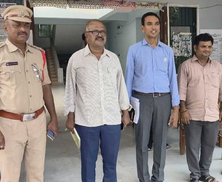 పొదలకూరులో ప్రశాంతంగా నామినేషన్ల పరిశీలన - Udayam
