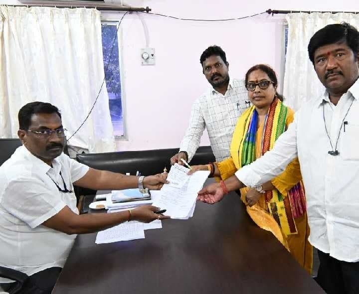 ఆముదాలవలస టీడీపీ ZPTC అభ్యర్థిగా సుజాత - Udayam