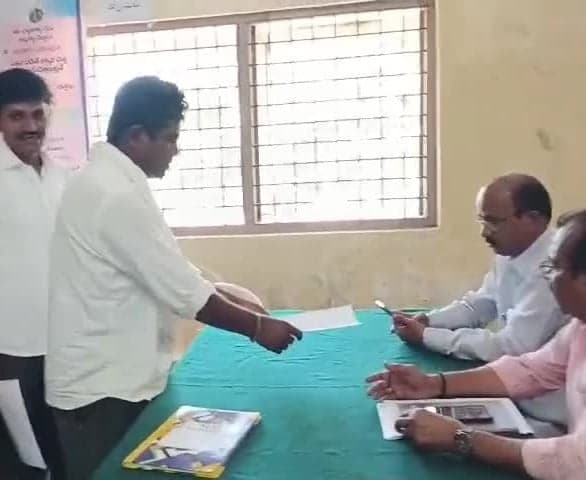 లక్ష్మణ్ తాండను ప్రత్యేక జీపీగా ఏర్పాటు చేయాలని వినతి - Udayam