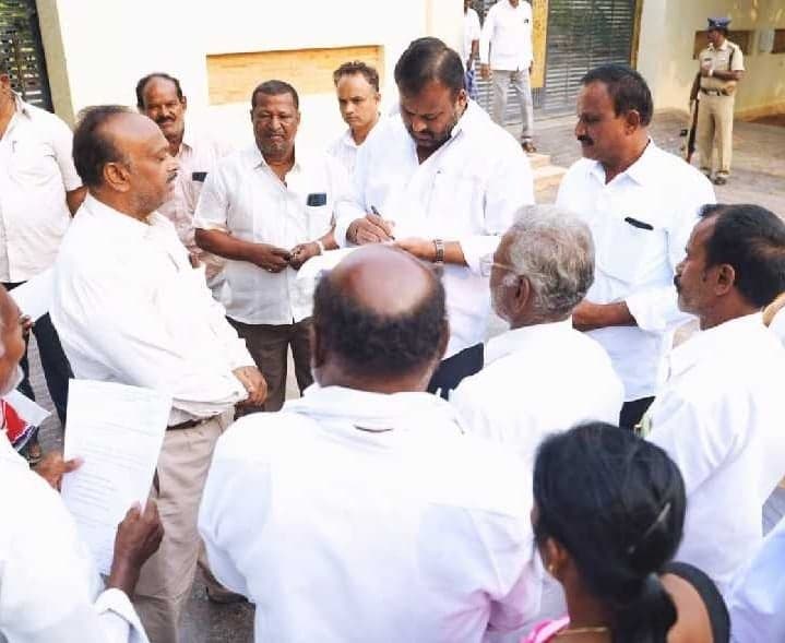 ప్రజా సమస్యలపై మంత్రి ప్రజాదర్బార్ - Udayam
